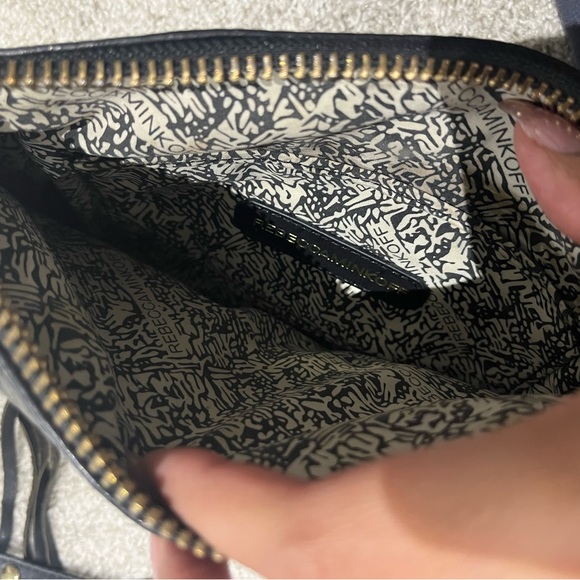 REBECCA MINKOFF leather crossbody 5 zip - Picture 4 of 4